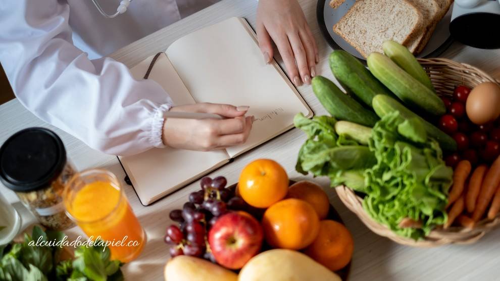 Nutrición y Cuidado Integral con Biotina y otras Vitaminas