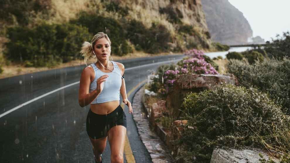 Deportistas y Sol: Por qué Heliocare Oral y AOX Therapy son obligatorios si entrenas al aire libre